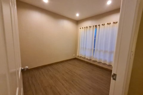 Casa de 3 dormitorios en Pattaya, Tailandia № 157594 - foto 9