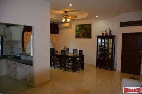 Casa de 3 dormitorios en Jomtien Beach, Pattaya, Tailandia № 202713 - foto 4