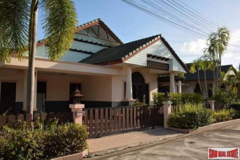 Casa de 3 dormitorios en Jomtien Beach, Pattaya, Tailandia № 202713
