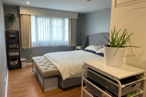 Condominio de 3 dormitorios en Bangkok, Tailandia № 143181 - foto 2