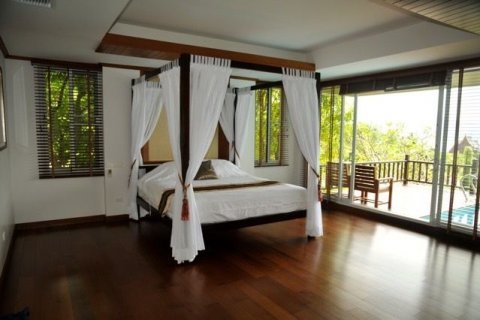 Chalet de 4 dormitorios en Kathu, Tailandia № 141204 - foto 2