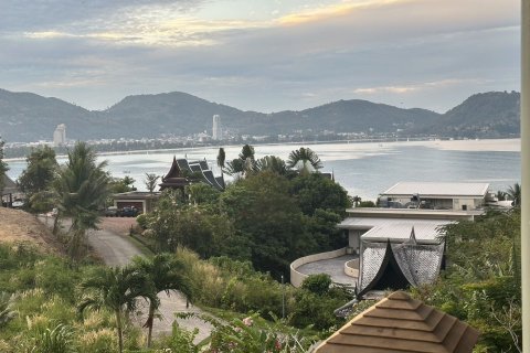 Chalet de 4 dormitorios en Kathu, Tailandia № 141204 - foto 14