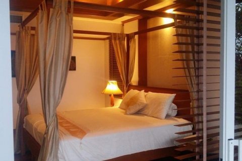 Chalet de 4 dormitorios en Kathu, Tailandia № 141204 - foto 9