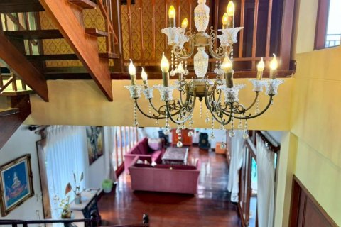 Chalet de 4 dormitorios en Pattaya, Tailandia № 172707 - foto 4