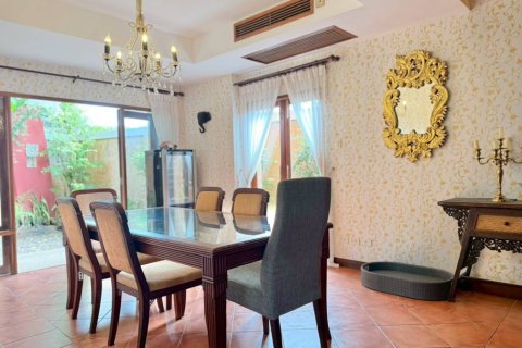 Chalet de 4 dormitorios en Pattaya, Tailandia № 172707 - foto 7
