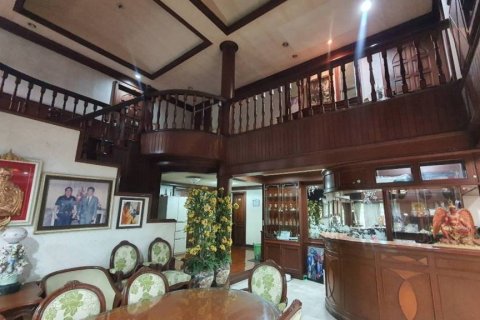 Casa de 7 dormitorios en Bangkok, Tailandia № 172708 - foto 7