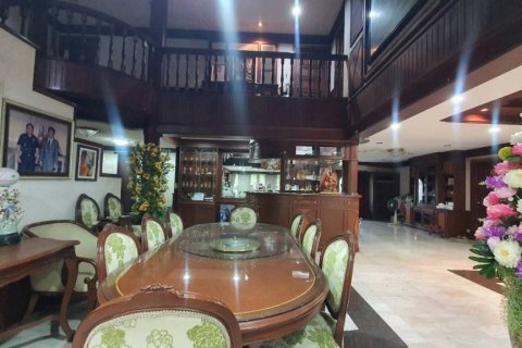 Casa de 7 dormitorios en Bangkok, Tailandia № 172708 - foto 6