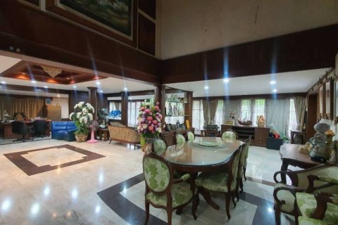 Casa de 7 dormitorios en Bangkok, Tailandia № 172708 - foto 5