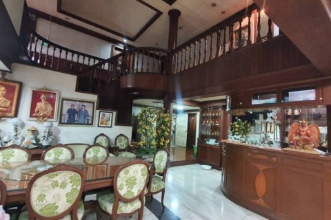 Casa de 7 dormitorios en Bangkok, Tailandia № 172708 - foto 2