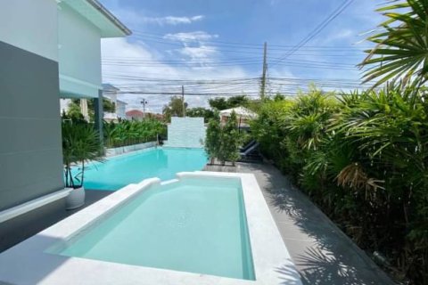 Casa de 5 dormitorios en Pattaya, Tailandia № 157787 - foto 13