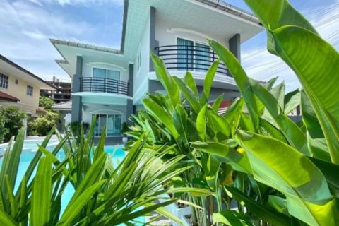 Casa de 5 dormitorios en Pattaya, Tailandia № 157787 - foto 7