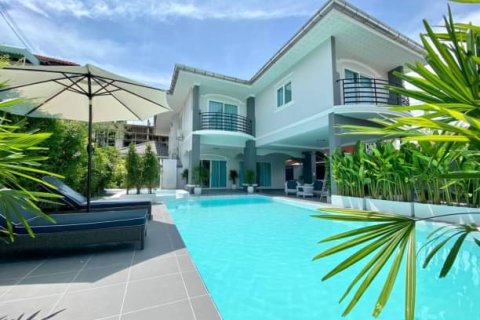 Casa de 5 dormitorios en Pattaya, Tailandia № 157787 - foto 11