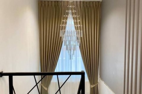 Casa de 5 dormitorios en Pattaya, Tailandia № 157787 - foto 12