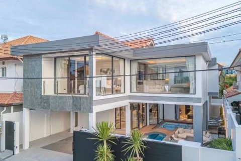 House in Pattaya, Thailand 5 bedrooms № 157785