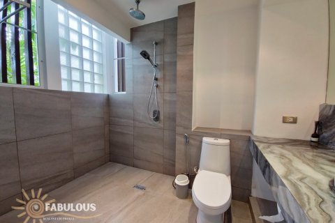 Condo in Kamala, Thailand, 3 bedrooms  № 179457 - photo 13