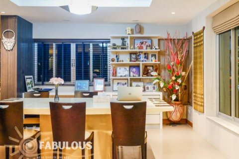 Townhouse in Phuket, Thailand 5 bedrooms № 179458 - photo 4