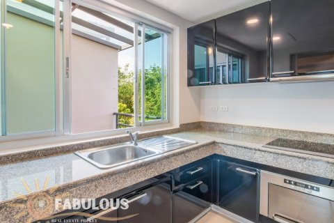 Townhouse in Phuket, Thailand 5 bedrooms № 179458 - photo 17