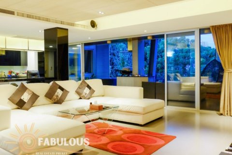 Townhouse in Phuket, Thailand 5 bedrooms № 179458 - photo 9