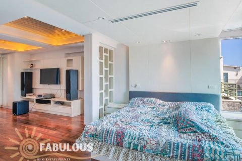 Townhouse in Phuket, Thailand 5 bedrooms № 179458 - photo 5