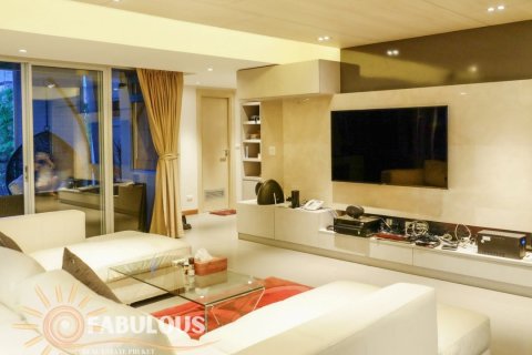 Townhouse in Phuket, Thailand 5 bedrooms № 179458 - photo 2