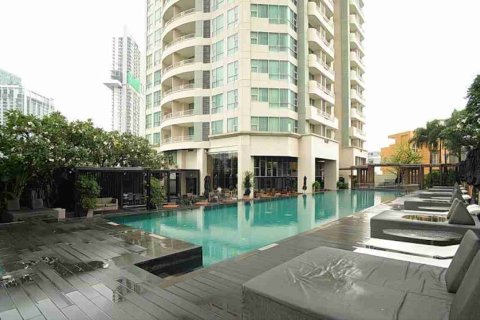 Condominio de 1 dormitorio en Thonburi, Bangkok, Tailandia № 183351 - foto 2