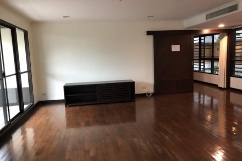 Condominio de 3 dormitorios en Bangkok, Tailandia № 66647 - foto 3