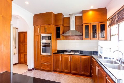 Chalet de 3 dormitorios en Hua Hin, Tailandia № 168784 - foto 8