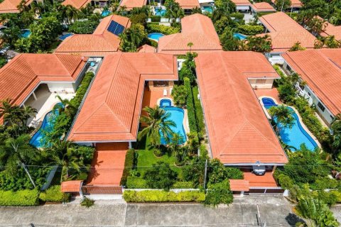 Chalet de 3 dormitorios en Hua Hin, Tailandia № 168784 - foto 19