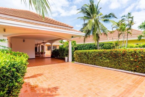 Chalet de 3 dormitorios en Hua Hin, Tailandia № 168784 - foto 18