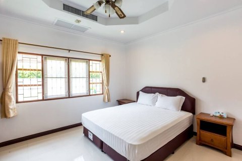 Chalet de 3 dormitorios en Hua Hin, Tailandia № 168784 - foto 15