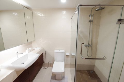 Condominio de 3 dormitorios en Bangkok, Tailandia № 181125 - foto 24