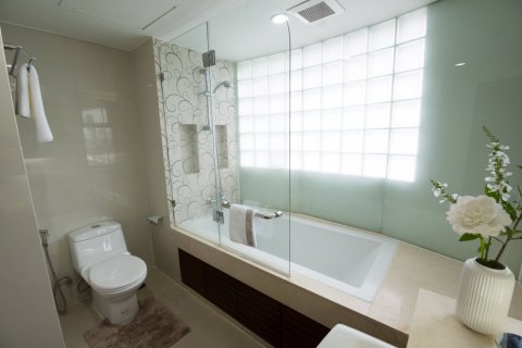 Condominio de 3 dormitorios en Bangkok, Tailandia № 181125 - foto 16