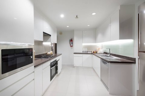 Condominio de 3 dormitorios en Bangkok, Tailandia № 181125 - foto 9