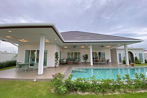 Casa de 3 dormitorios en Hua Hin, Tailandia № 168106 - foto 4