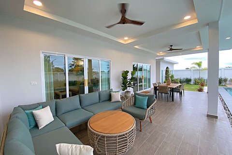 Casa de 3 dormitorios en Hua Hin, Tailandia № 168106 - foto 5
