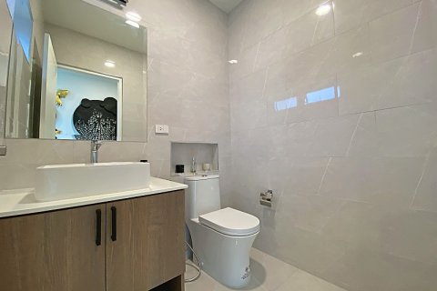 Casa de 3 dormitorios en Hua Hin, Tailandia № 168106 - foto 14