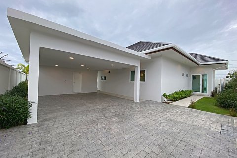 Casa de 3 dormitorios en Hua Hin, Tailandia № 168106 - foto 10