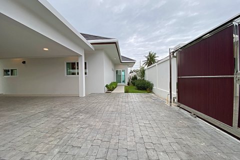 Casa de 3 dormitorios en Hua Hin, Tailandia № 168106 - foto 11
