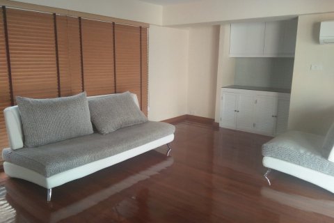 Casa de 5 dormitorios en Bangkok, Tailandia № 143944 - foto 24