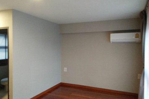Casa de 5 dormitorios en Bangkok, Tailandia № 143944 - foto 23