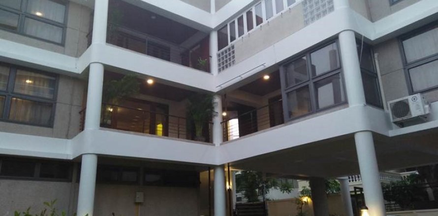 Casa de 5 dormitorios en Bangkok, Tailandia № 143944