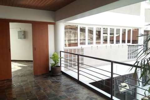 Casa de 5 dormitorios en Bangkok, Tailandia № 143944 - foto 13