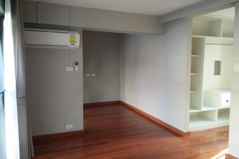 Casa de 5 dormitorios en Bangkok, Tailandia № 143944 - foto 20