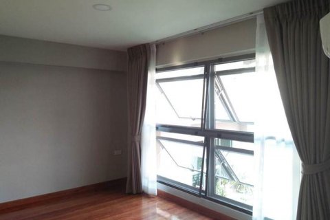 Casa de 5 dormitorios en Bangkok, Tailandia № 143944 - foto 19