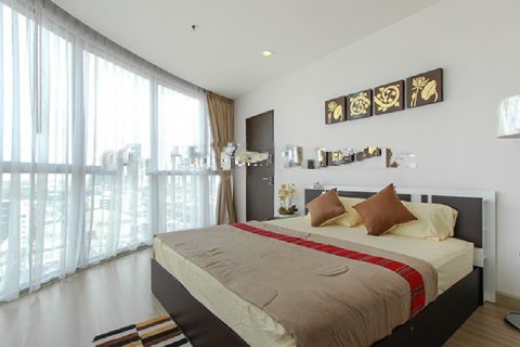 Condominio de 1 dormitorio en Phra Khanong, Bangkok, Tailandia № 143945 - foto 7