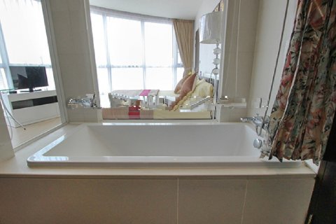 Condominio de 1 dormitorio en Phra Khanong, Bangkok, Tailandia № 143945 - foto 8