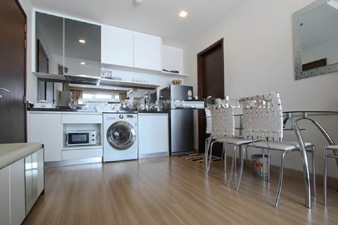 Condominio de 1 dormitorio en Phra Khanong, Bangkok, Tailandia № 143945 - foto 10