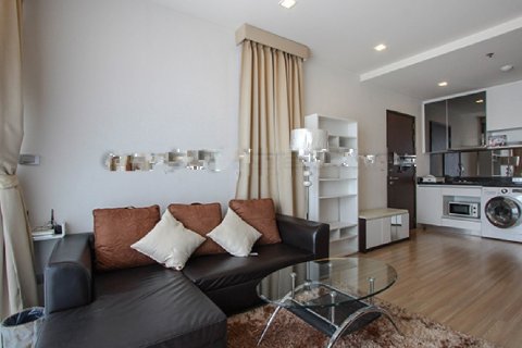Condo à Phra Khanong, Bangkok, Thaïlande, 1 chambre  № 143945