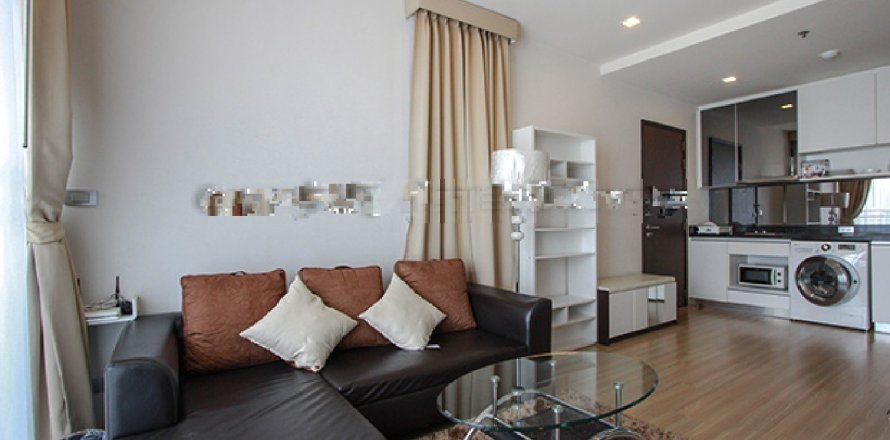 Condominio de 1 dormitorio en Phra Khanong, Bangkok, Tailandia № 143945