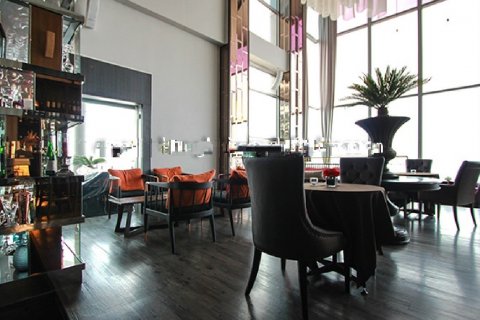 Condominio de 1 dormitorio en Phra Khanong, Bangkok, Tailandia № 143945 - foto 12